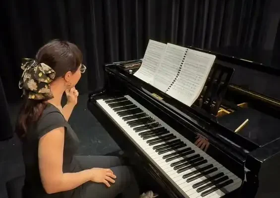 Pianistka Mirosława Sumlińska nagrywa płytę w Centrum Animacji Kultury w Międzychodzie