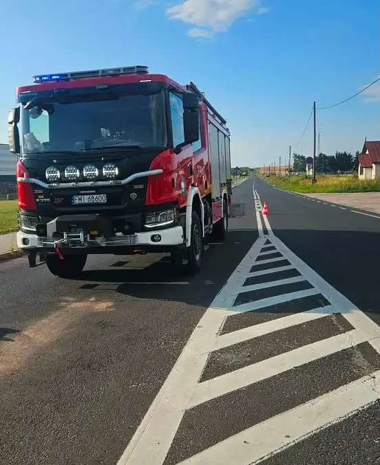 Interwencja OSP Przytoczna: plama substancji ropopochodnej w Chełmicku