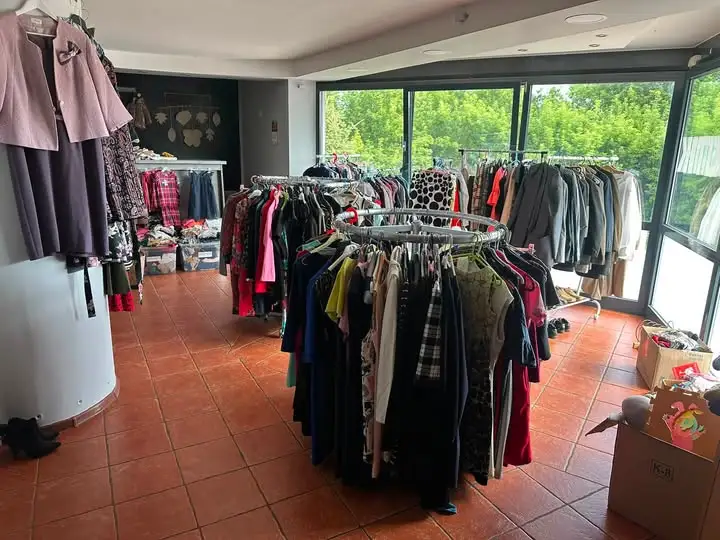 Re-Butik w Międzychodzie – daj ubraniom drugie życie i pomagaj innym