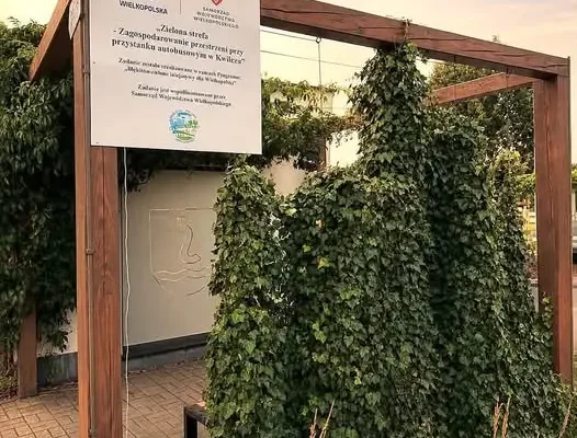 Zielona strefa przy przystanku w Kwilczu oficjalnie otwarta