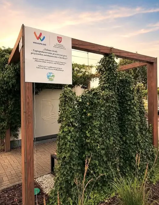 Zielona strefa przy przystanku w Kwilczu oficjalnie otwarta
