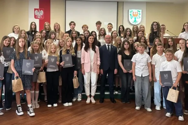 Ponad 60 uczniów z gminy Międzychód otrzymało stypendia za wyniki w nauce