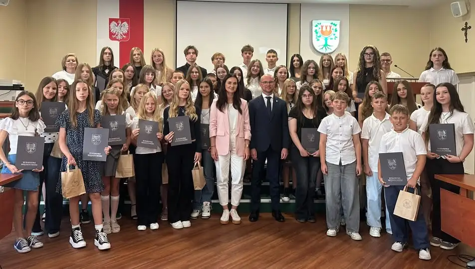 Ponad 60 uczniów z gminy Międzychód otrzymało stypendia za wyniki w nauce