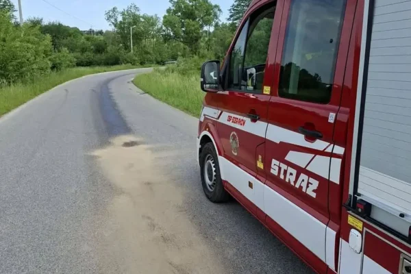 OSP Sieraków interweniowała przy usuwaniu substancji ropopochodnej