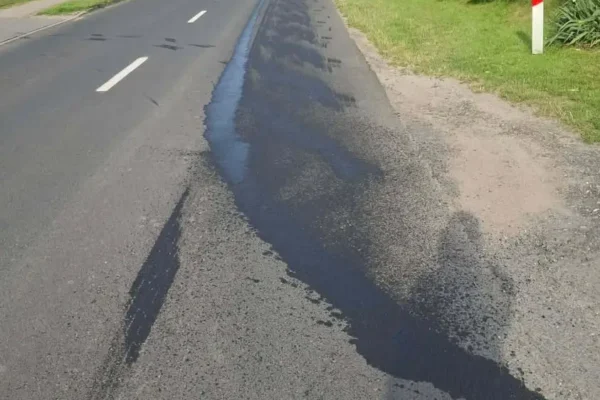 Plama ropopochodna w Chrzypsku Wielkim – interwencja strażaków