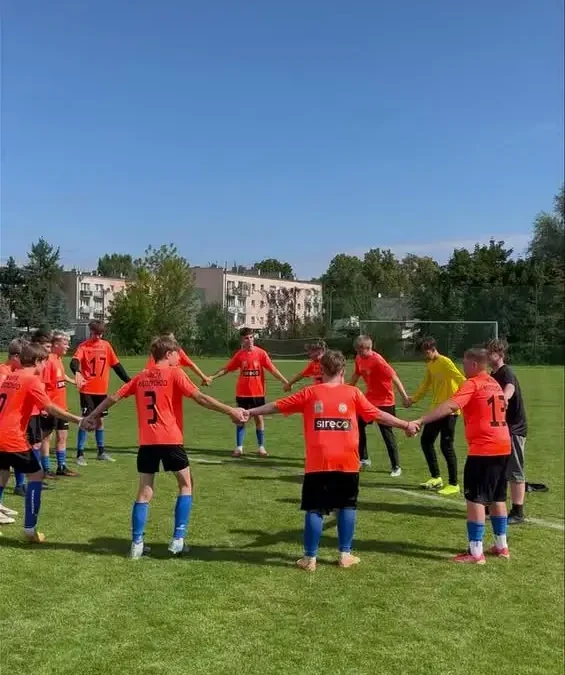 Trampkarz młodszy Warty Międzychód rozgromił Champions SC Rokietnica 5:1