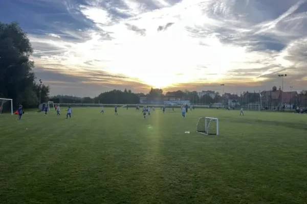Młodzi piłkarze Warty Międzychód rozegrali wewnętrzny sparing