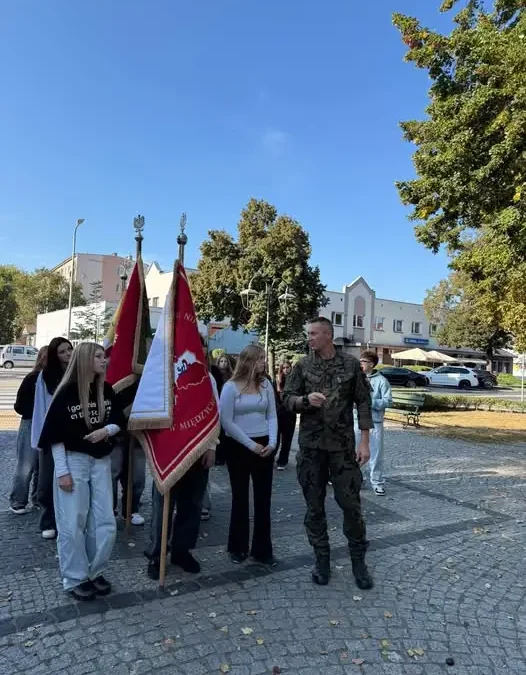 Szkolenie pocztów sztandarowych w Międzychodzie z udziałem 17. Wielkopolskiej Brygady Zmechanizowanej