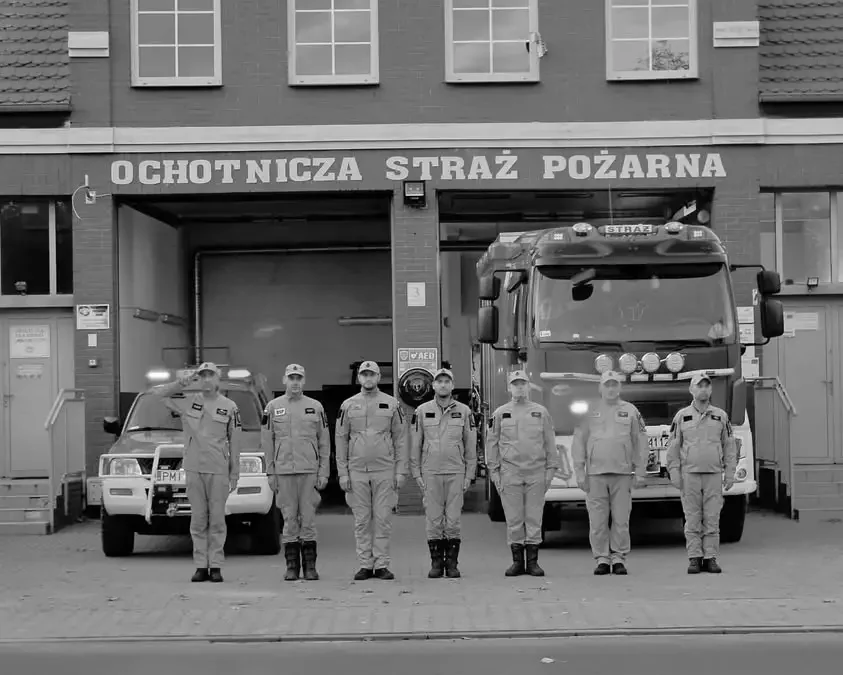 Hołd dla strażaków PSP po tragicznym pożarze – OSP Międzychód oddała cześć